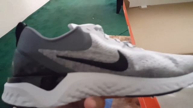 Nike Odyssey React in Wolf Grey смотреть онлайн