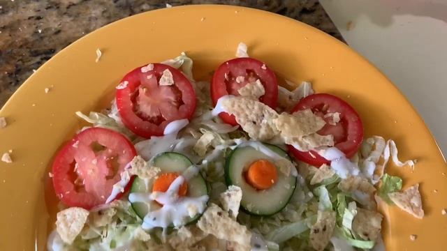 Trying Foods from Nacho Libre смотреть онлайн