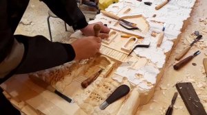 ВЫРЕЗАЕМ КАРТИНУ ИЗ ЦЕЛЬНОГО ДЕРЕВА. ЭТО УКРАСИТ ЛЮБОЕ ЖИЛИЩЕ. резьба по дереву.