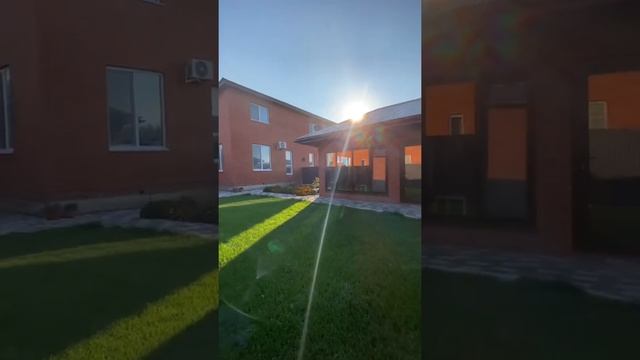 Просто душевный дворик в ТаунХаусе смотреть онлайн