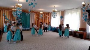 Подари улыбку миру. Вход на выпускной. МДОУ №7 г. Макеевка