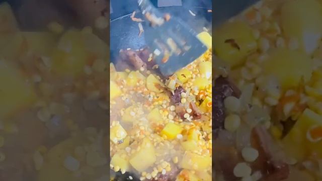 Готовим гороховый суп в казане! 5 часть. #дом #отдых #семья #рекомендации #готовимдома #охапкадров