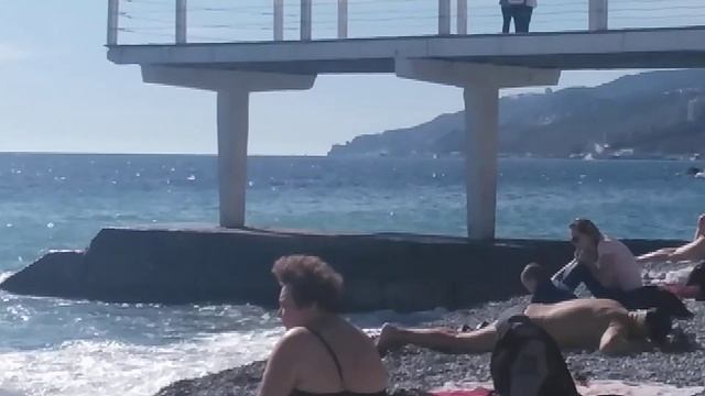 Ялта,пляж,14 октября 2019