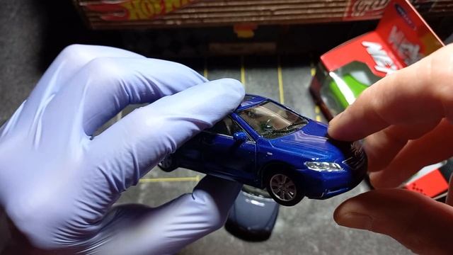 2013 Toyota Camry 2.5L from Welly #diecast #welly #toys #cars #toyota смотреть онлайн