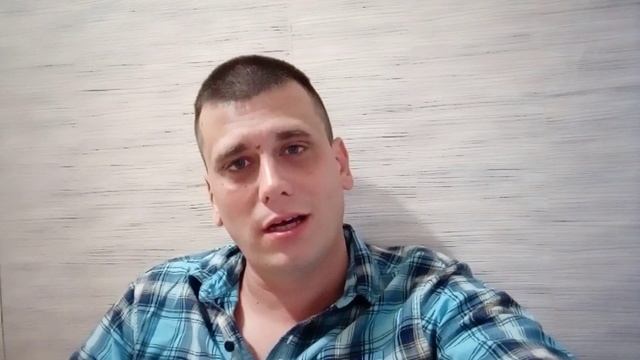 "Над окошком месяц. Под окошком ветер... " Сергей Есенин. Читает Кирилл Солдатенков. смотреть онлайн
