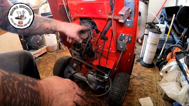 MTD Pinto Ride on lawn Mower Engine Swap - How to Remove the Deck смотреть онлайн