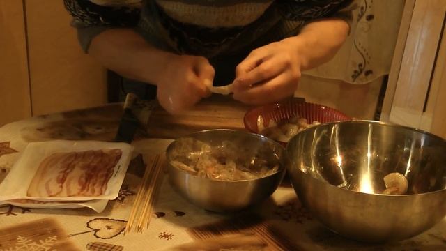 Креветки в беконе на гриле смотреть онлайн