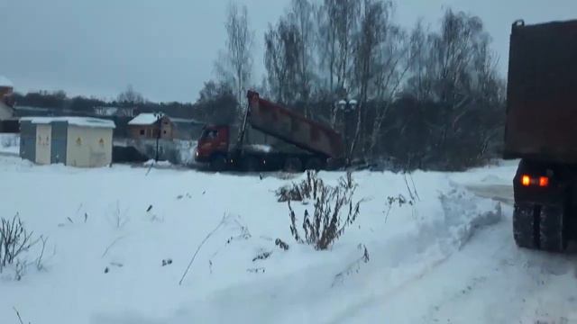 Где Росприроднадзор? Приток Яузы, реку Чермянку засыпают в Вешках! смотреть онлайн
