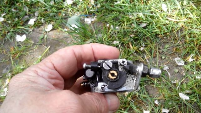 Стопорится (заедает) дроссельная заслонка китайской бензокосы смотреть онлайн