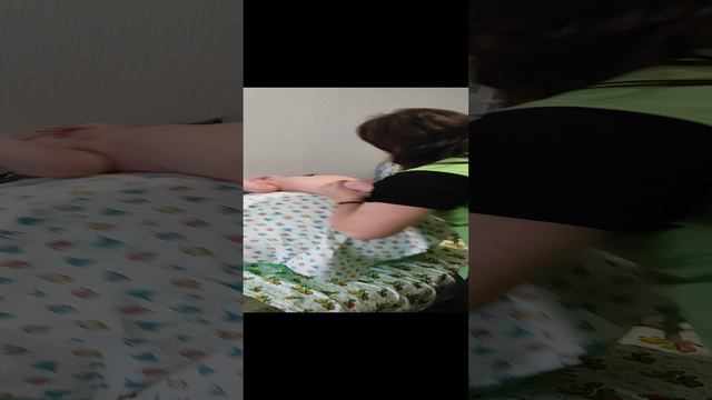 Мироше разминаем ножки