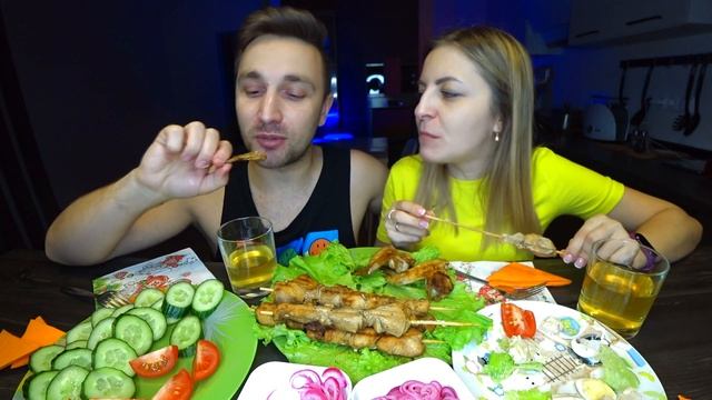 Мукбанг Шашлык / Почему мы не празднуем дни рождения смотреть онлайн