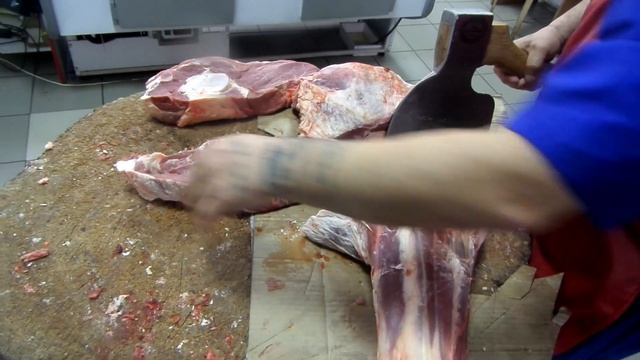 Куплю топор для рубки мяса. Топор вес 3.4кг. Тел 89150489904 Семен, 89187847333Ватсап #топормясник смотреть онлайн