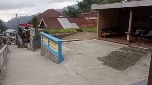 public agent on street - on the way java village смотреть онлайн