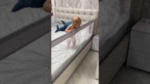 Безопасные бортики на кровать для малыша до 1 года