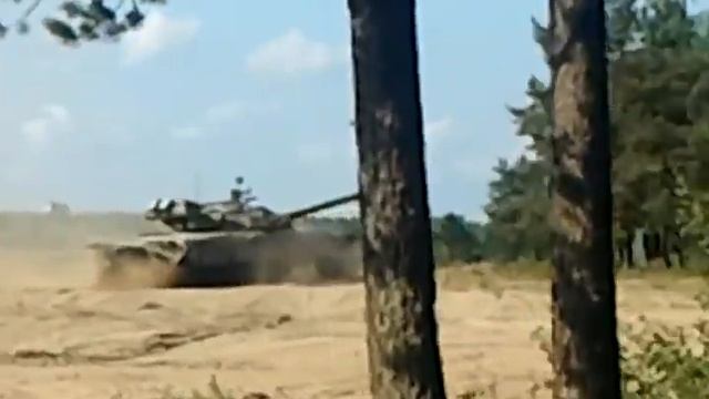 Танк на дороге общего пользования смотреть онлайн