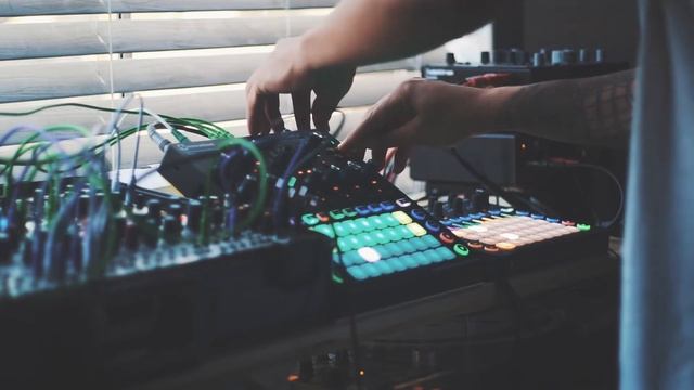 Mono Station + Modular + Circuit = Jam смотреть онлайн