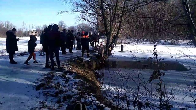 Купання на Водохреща м. Дрогобич, парк імені Б.Хмельницького👍💪💪 смотреть онлайн