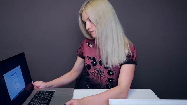 Распаковка ноутбука Apple MacBook Pro 15 2019 16 смотреть онлайн