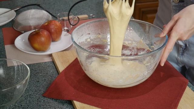 ОЛАДЬИ с яблоками В ДУХОВКЕ! [ЧУДО-рецепт на кефире] смотреть онлайн