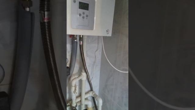 Глюк котла BOSCH 6000 не грел воду. смотреть онлайн
