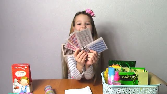 ЧТО ПОДАРИТЬ ПОДРУГЕ ?! 8 идей что подарить подругам на любой праздник / 8 ПРОСТЫХ ИДЕЙ смотреть онлайн