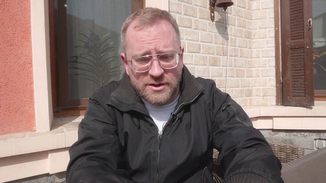 Война войной, но давайте работать смотреть онлайн