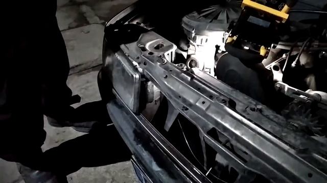 Audi 80 1987 Opening hood with broken release cable смотреть онлайн