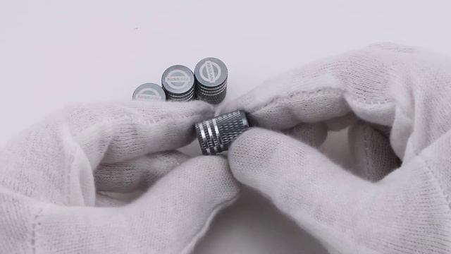 Колпачки на ниппели Nissan серебристые 4 шт. смотреть онлайн