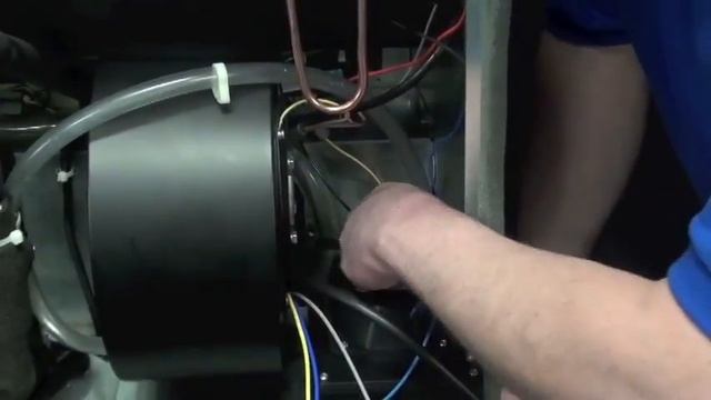 Santa Fe Rx - Condensate Pump Replacement смотреть онлайн