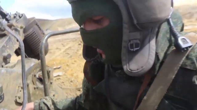 รัสเซียยิงปืนใหญ่อัตตาจร 2S7 Pion 203 mm.ทำลายปืนใหญ่อัตตาจร 2S7 Pion ของกองทัพยูเครน D-30 122 mm. смотреть онлайн