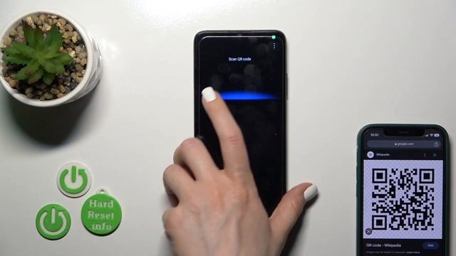 How to Scan a QR Code on an HONOR X7A смотреть онлайн