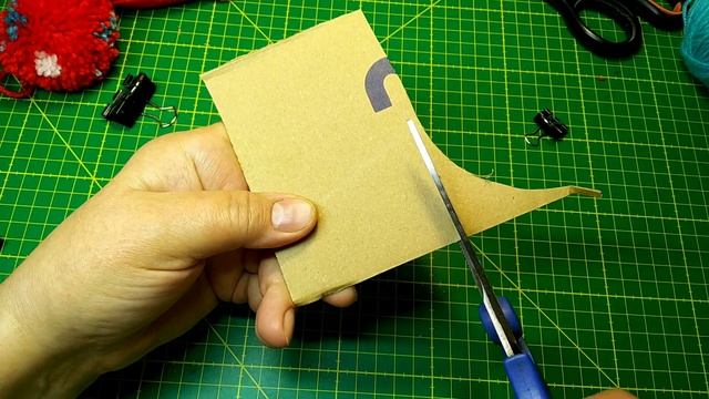 КАК сделать ПОМПОН из ниток. Подробно. ТРИ ВАРИАНТА. смотреть онлайн