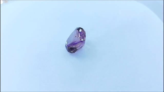 Аметист с включением флогопита. (Бразилия). 6.7 карата. 13/10.6/8.6 мм. смотреть онлайн