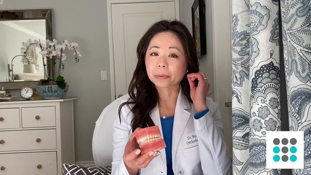 HOW TO PUT ELASTICS ON CLEAR ALIGNERS l Dr. Melissa Bailey смотреть онлайн