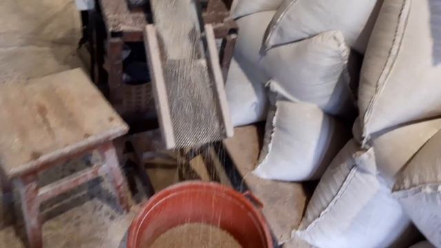 //ГКМ-200-200кг норма-проверяем производительность//Приготовоение гранулированого корма на велике// смотреть онлайн