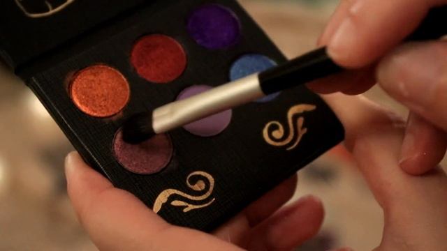 Tammy Tanuka распаковка и свотчи | Неукротимый Лавовый Василиск, Четверговое Чаепитие и пигменты смотреть онлайн