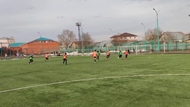 ЛЛФ матч Zhastar VS fc royal щет 0:0 2 тайм смотреть онлайн
