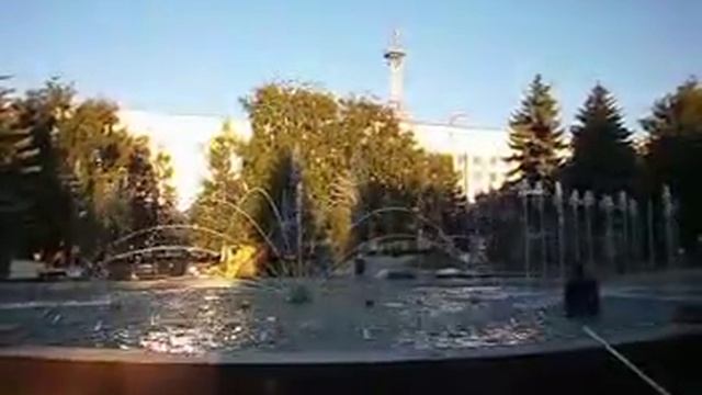 Первый пуск фонтана на площади Революции смотреть онлайн