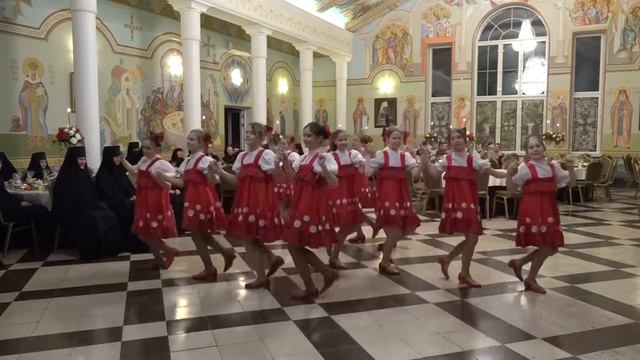 Гуляночка смотреть онлайн