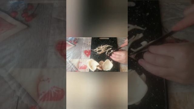 салат с пекинской капусты с кальмаром и крабовым мясом#салат#кальмары#крабовыепалочки#мастершеф#иде смотреть онлайн