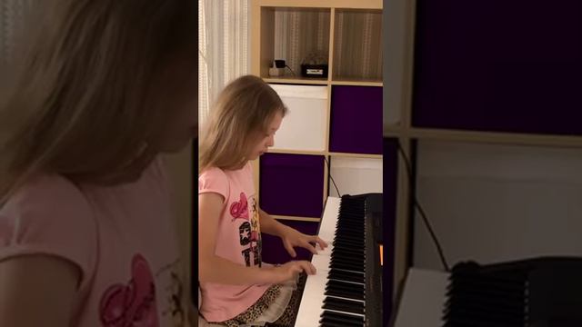 Полина Батурина. Соната. 2 класс ДМШ Дивертисмент смотреть онлайн