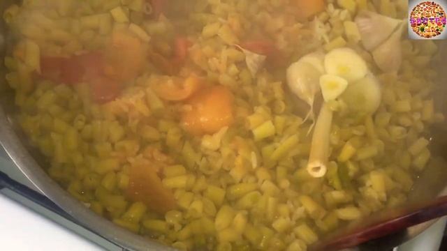 На сковороде вкусный «рис с овощами ЗАМОРОЖЕННЫМИ !» смотреть онлайн