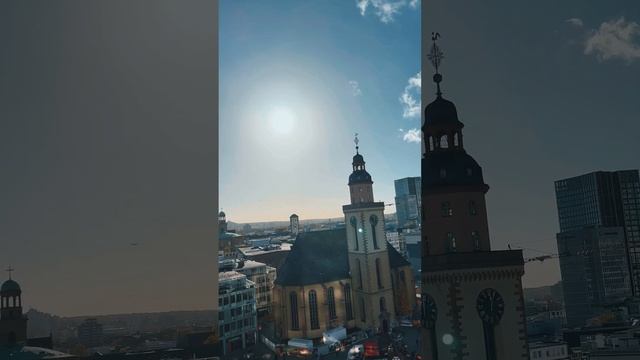 Beautiful Frankfurt from the roof top of a Building, Galleria Kaufhof nailed the view #shorts смотреть онлайн