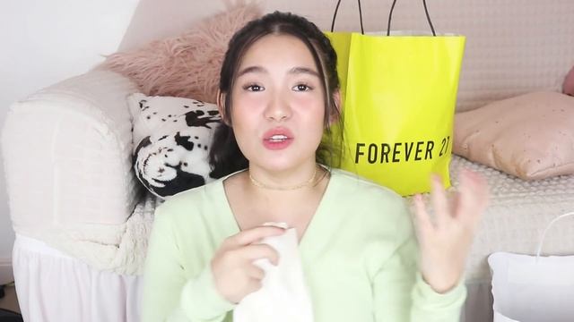 VLOGMAS: GOODBYE 200K HAUL (MAKEUP, CLOTHES, MACBOOK PRO!) | Toni Sia смотреть онлайн