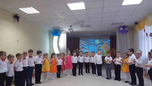 Праздник осени в детском саду. Старшая группа. Танец с листьями смотреть онлайн