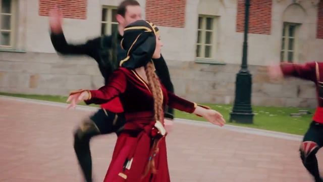 Acharuli dance - Грузинский танец Ачарули (იაროსლავა და ელენა აჭარული) смотреть онлайн