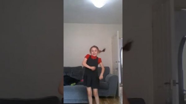 ME ME ME DANCE YEAAAA!!