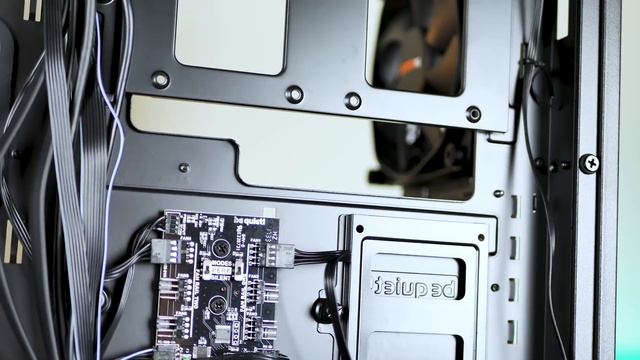 Can Your PC Case Do This? - Dark Base 700 Review смотреть онлайн