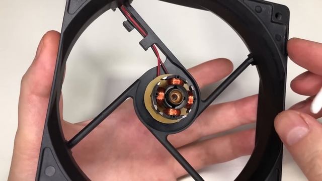 КАК ЛЕГКО И БЫСТРО СМАЗАТЬ КУЛЕР В КОМПЬЮТЕРЕ / Что Делать Если Гудит или Шумит Вентилятор смотреть онлайн