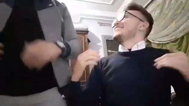 Dizzy DROS - Moutanabbi (Official Music Video) (Funny Reaction) смотреть онлайн